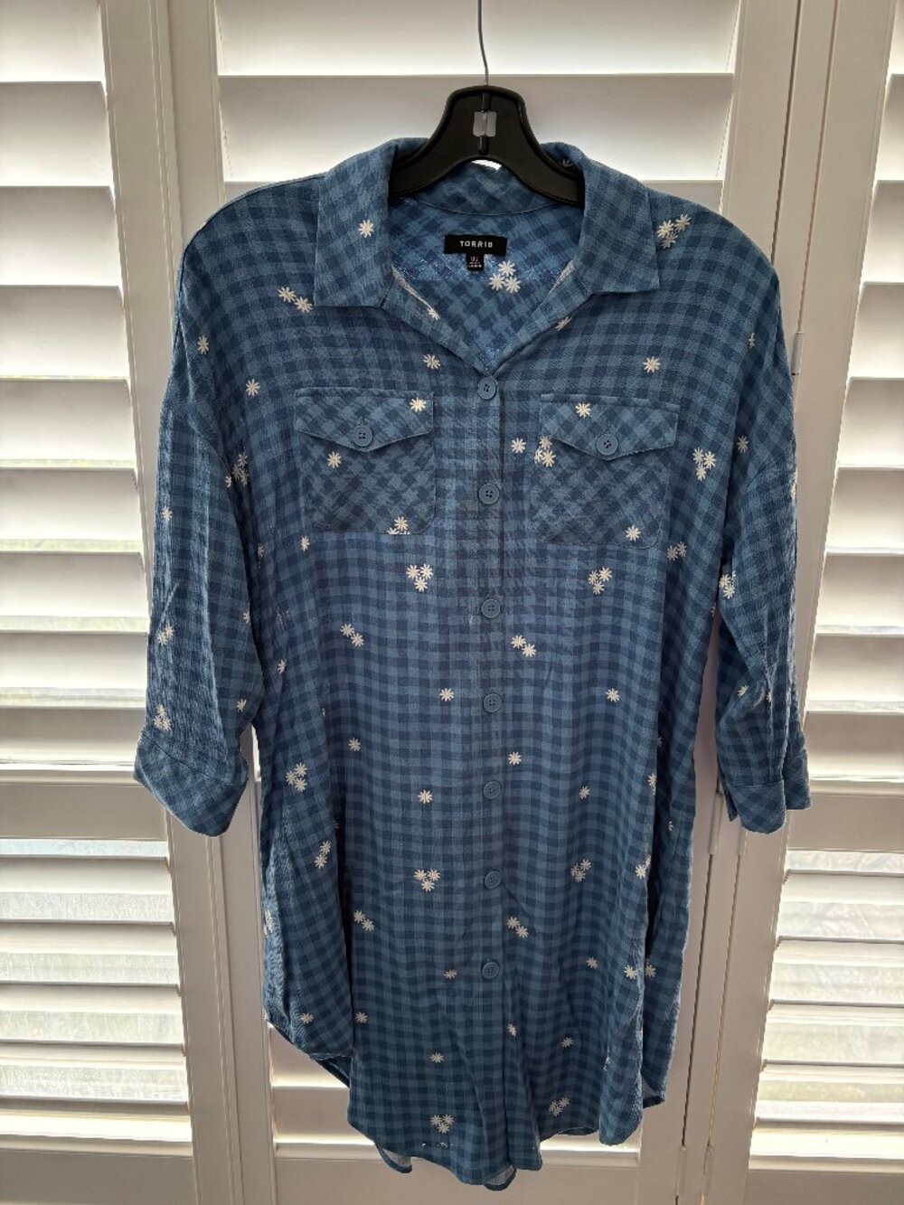 Torrid Blue Plaid With White Daiseys Shirt/Shacket Size 00